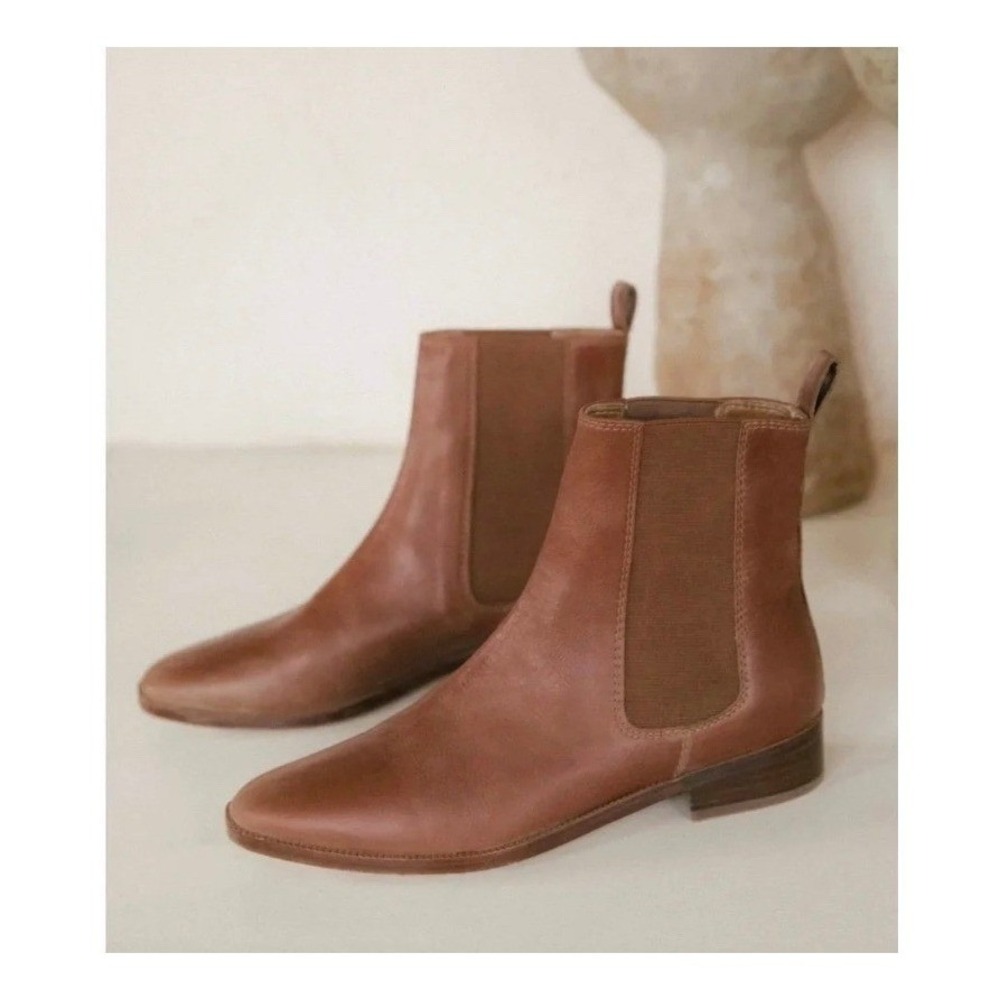 Christy Dawn Chelsea Boots Hazelnut Brown Leather Size 8 with Dust Bag